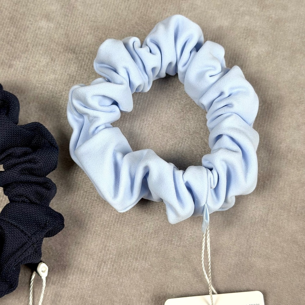 Lululemon Uplifting Scrunchie Bow Set Navy Blue Light Blue Exercise Apparel NEW - Picture 4 of 6